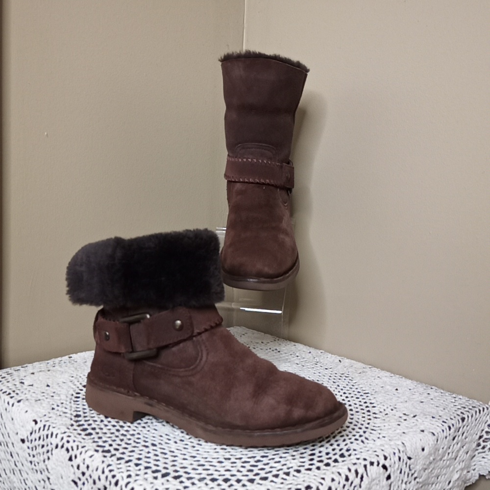 UGG Australia Shearling Cedric Ankle Moto Harness Boots Bootie SZ 6.5? Runs Big